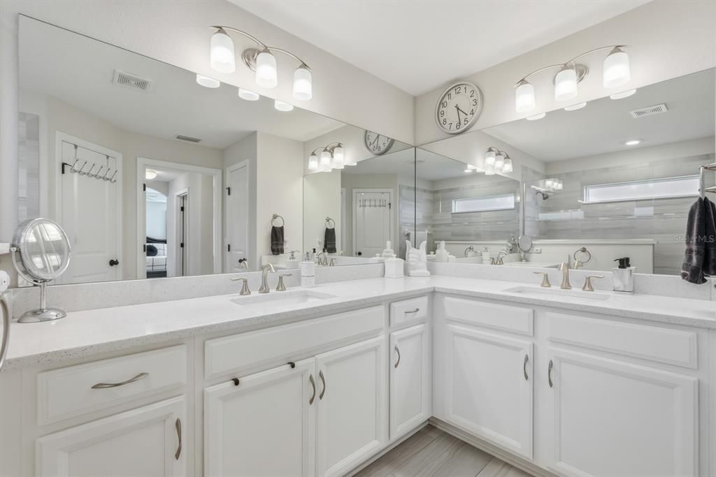 Activo con contrato: $439,000 (3 camas, 2 baños, 2208 Pies cuadrados)