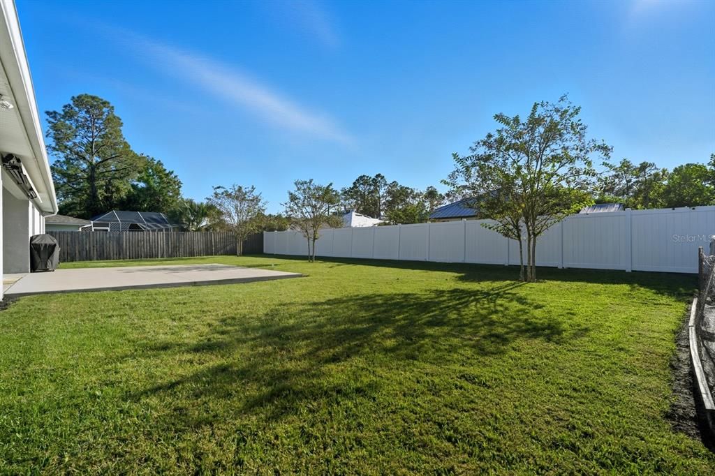 Activo con contrato: $439,000 (3 camas, 2 baños, 2208 Pies cuadrados)