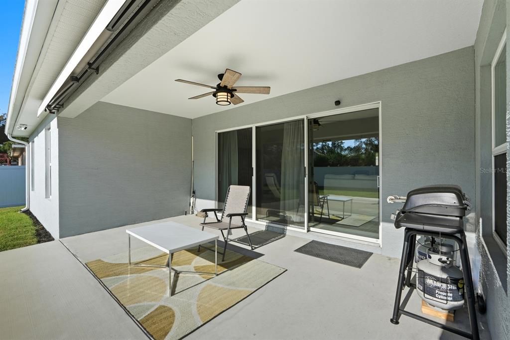 Activo con contrato: $439,000 (3 camas, 2 baños, 2208 Pies cuadrados)