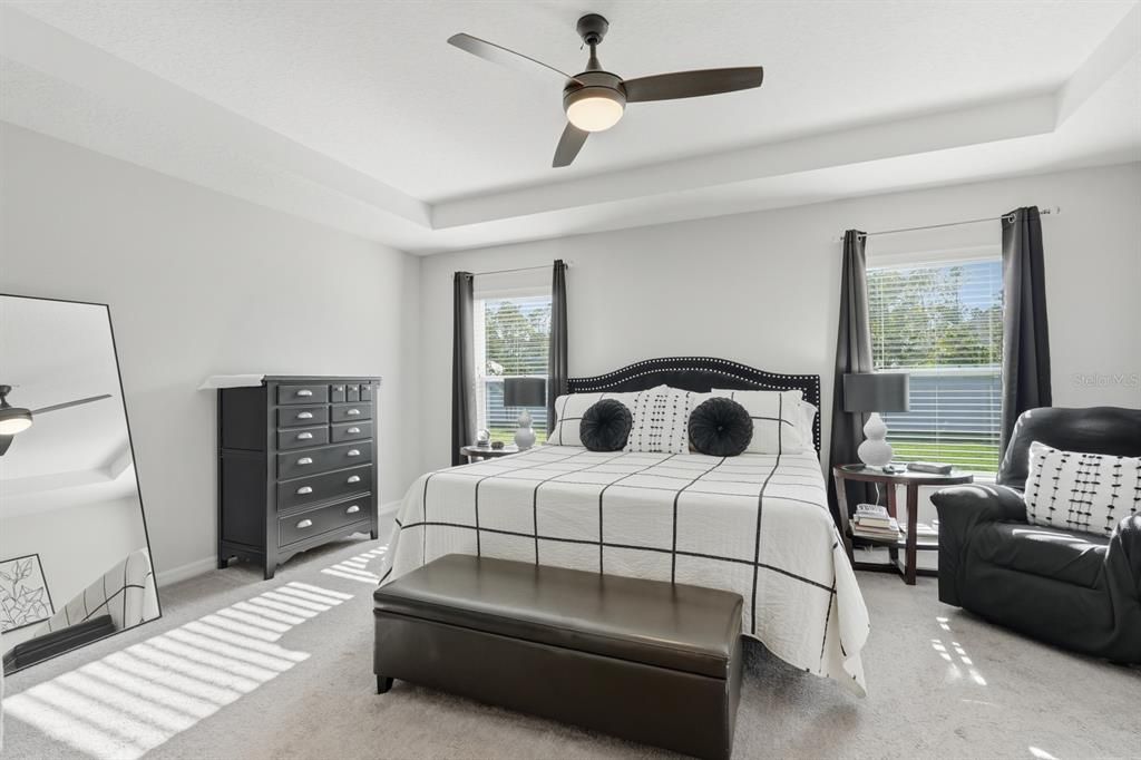 Activo con contrato: $439,000 (3 camas, 2 baños, 2208 Pies cuadrados)