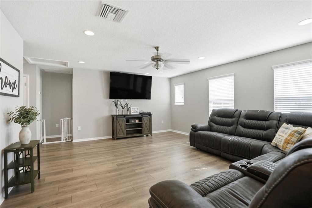 На продажу: $635,000 (4 спален, 2 ванн, 3292 Квадратных фут)