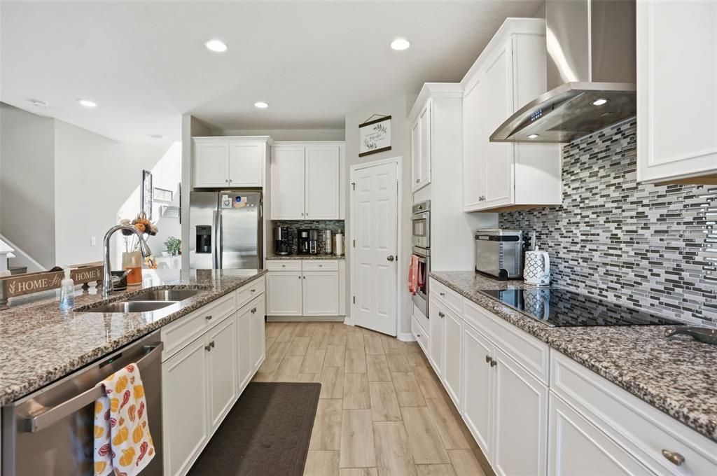 На продажу: $635,000 (4 спален, 2 ванн, 3292 Квадратных фут)