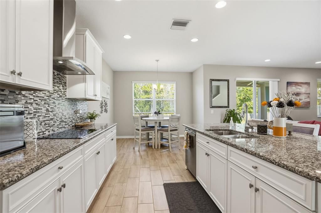 На продажу: $635,000 (4 спален, 2 ванн, 3292 Квадратных фут)