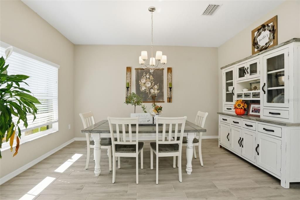 На продажу: $635,000 (4 спален, 2 ванн, 3292 Квадратных фут)