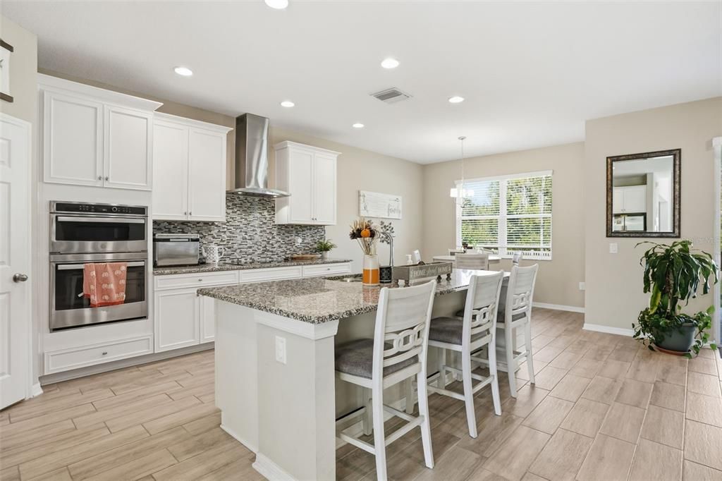 На продажу: $635,000 (4 спален, 2 ванн, 3292 Квадратных фут)