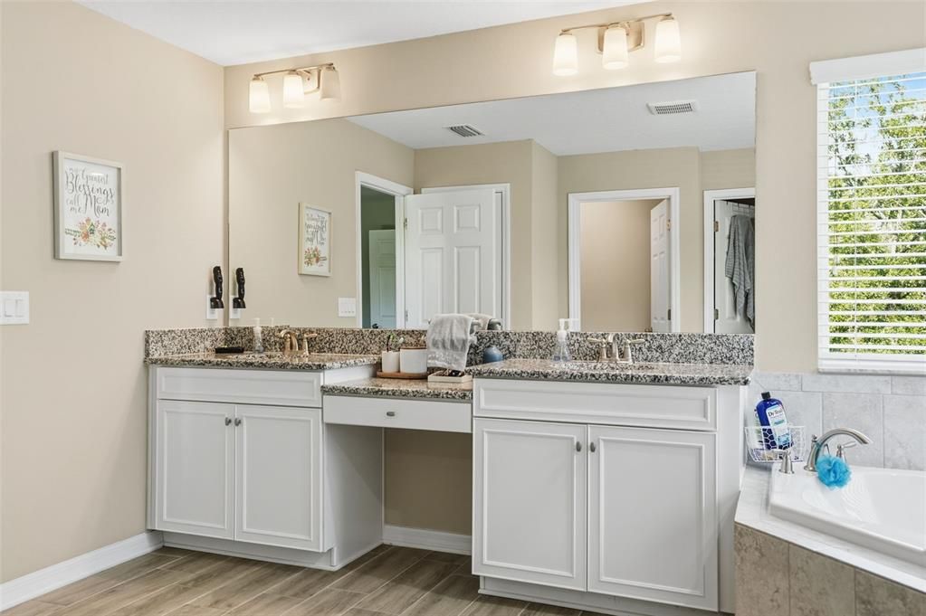 На продажу: $635,000 (4 спален, 2 ванн, 3292 Квадратных фут)