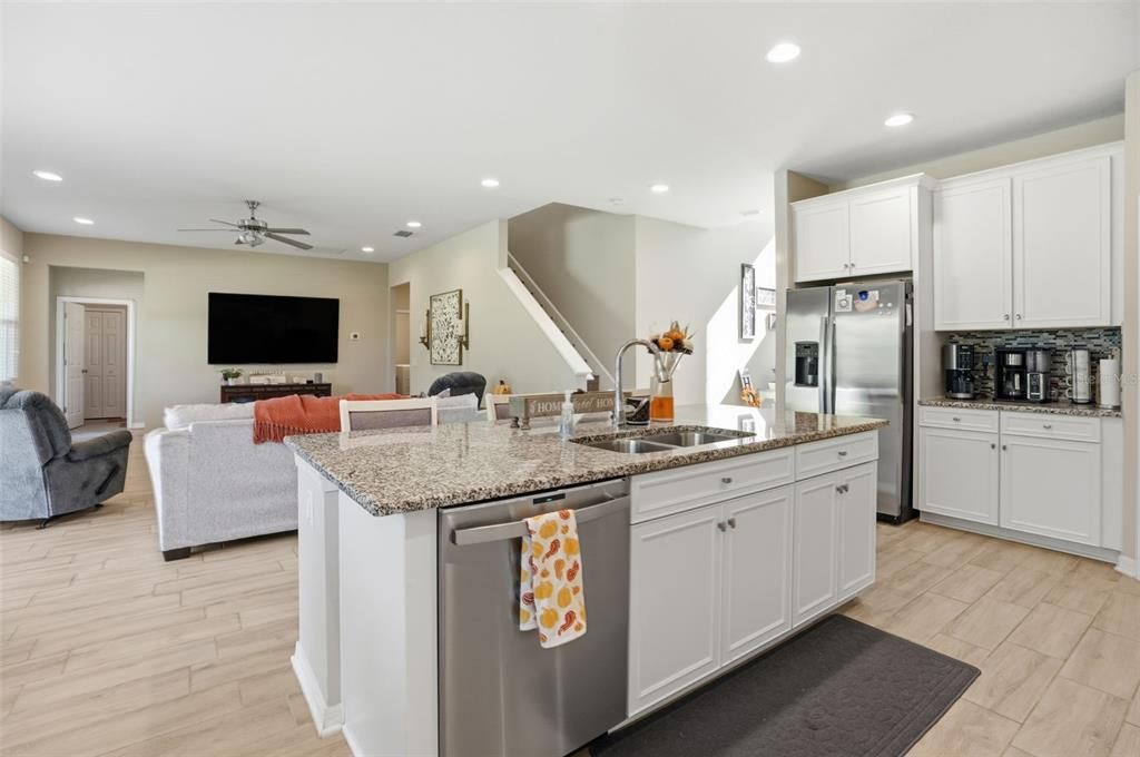 На продажу: $635,000 (4 спален, 2 ванн, 3292 Квадратных фут)