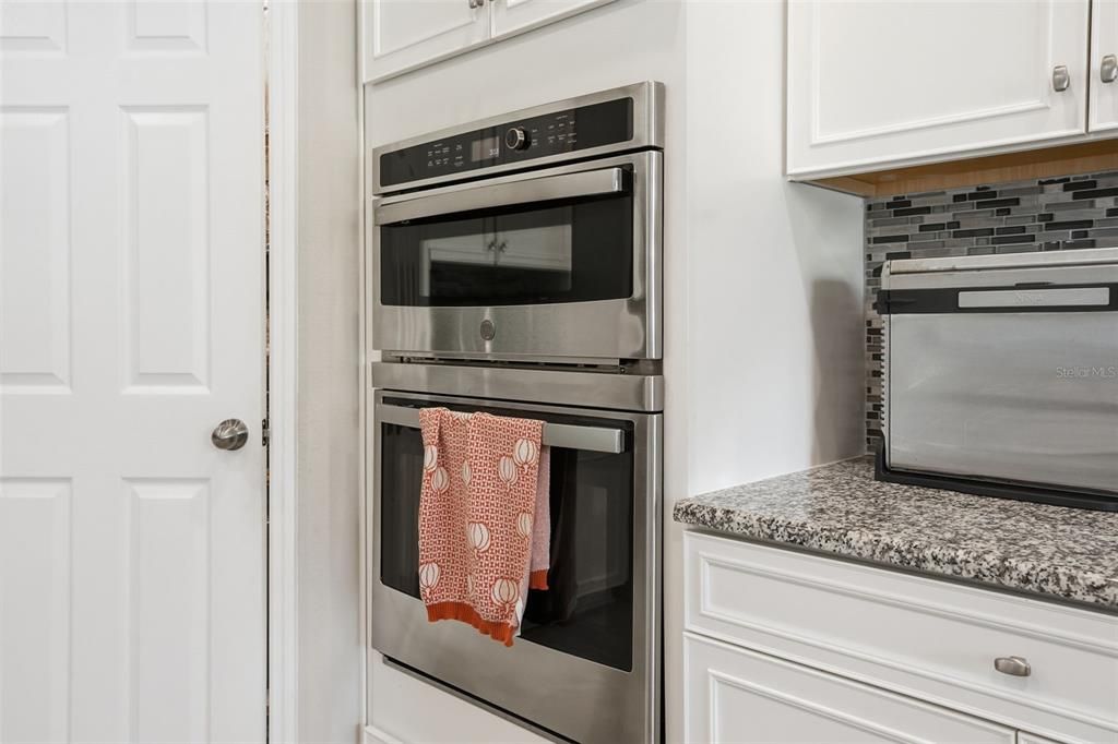 На продажу: $635,000 (4 спален, 2 ванн, 3292 Квадратных фут)