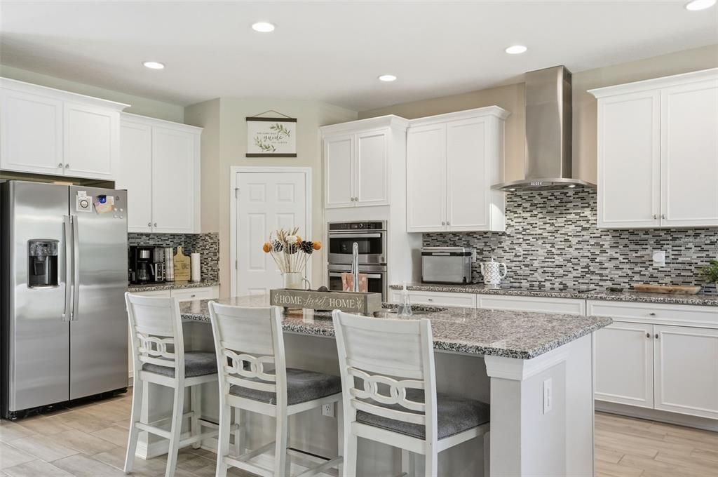 На продажу: $635,000 (4 спален, 2 ванн, 3292 Квадратных фут)