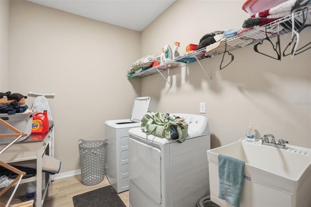 На продажу: $635,000 (4 спален, 2 ванн, 3292 Квадратных фут)