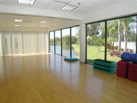 En Venta: $345,000 (2 camas, 2 baños, 1332 Pies cuadrados)