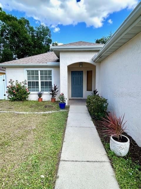 Activo con contrato: $379,900 (3 camas, 2 baños, 1226 Pies cuadrados)