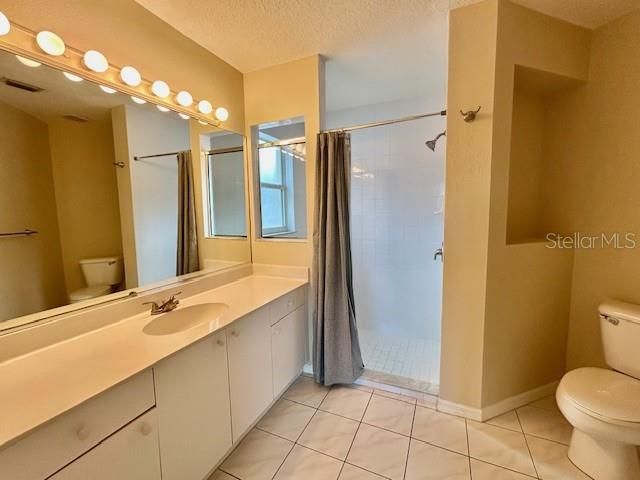 Activo con contrato: $379,900 (3 camas, 2 baños, 1226 Pies cuadrados)