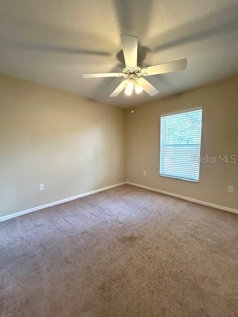 Activo con contrato: $379,900 (3 camas, 2 baños, 1226 Pies cuadrados)