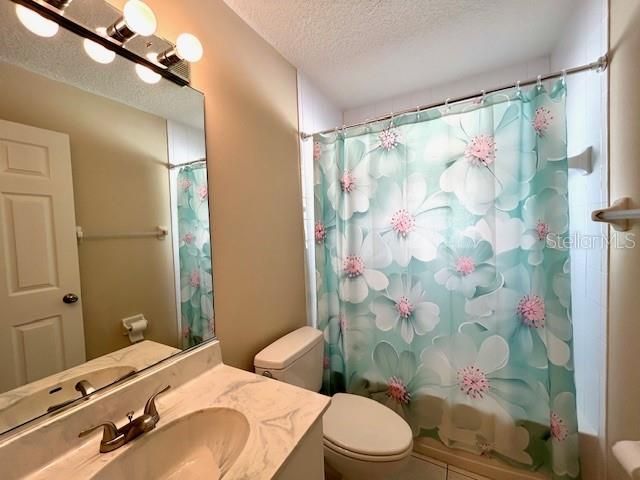 Activo con contrato: $379,900 (3 camas, 2 baños, 1226 Pies cuadrados)