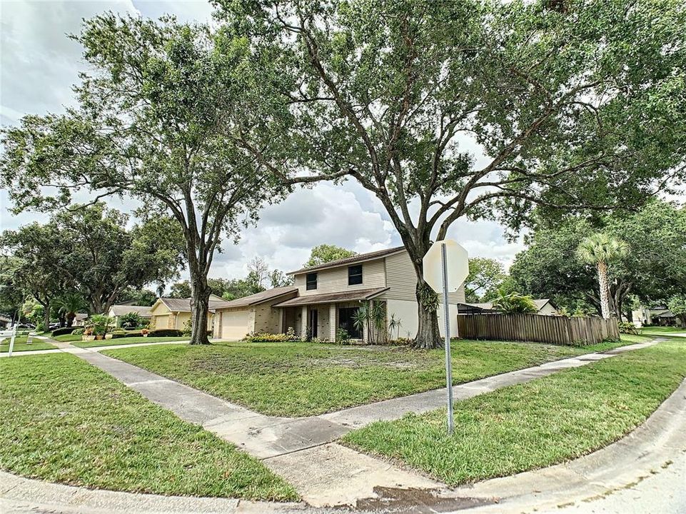 For Sale: $519,990 (4 beds, 2 baths, 1964 Square Feet)