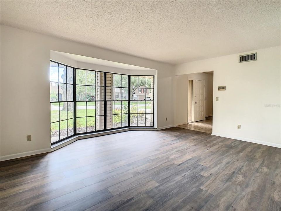 For Sale: $519,990 (4 beds, 2 baths, 1964 Square Feet)