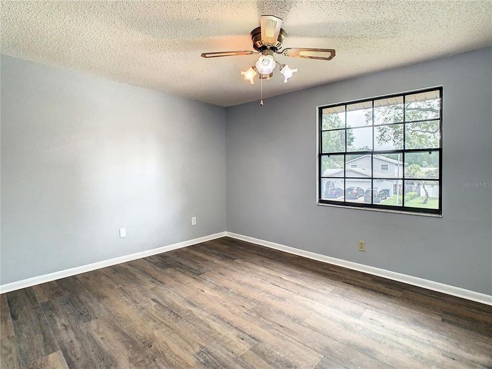 For Sale: $519,990 (4 beds, 2 baths, 1964 Square Feet)