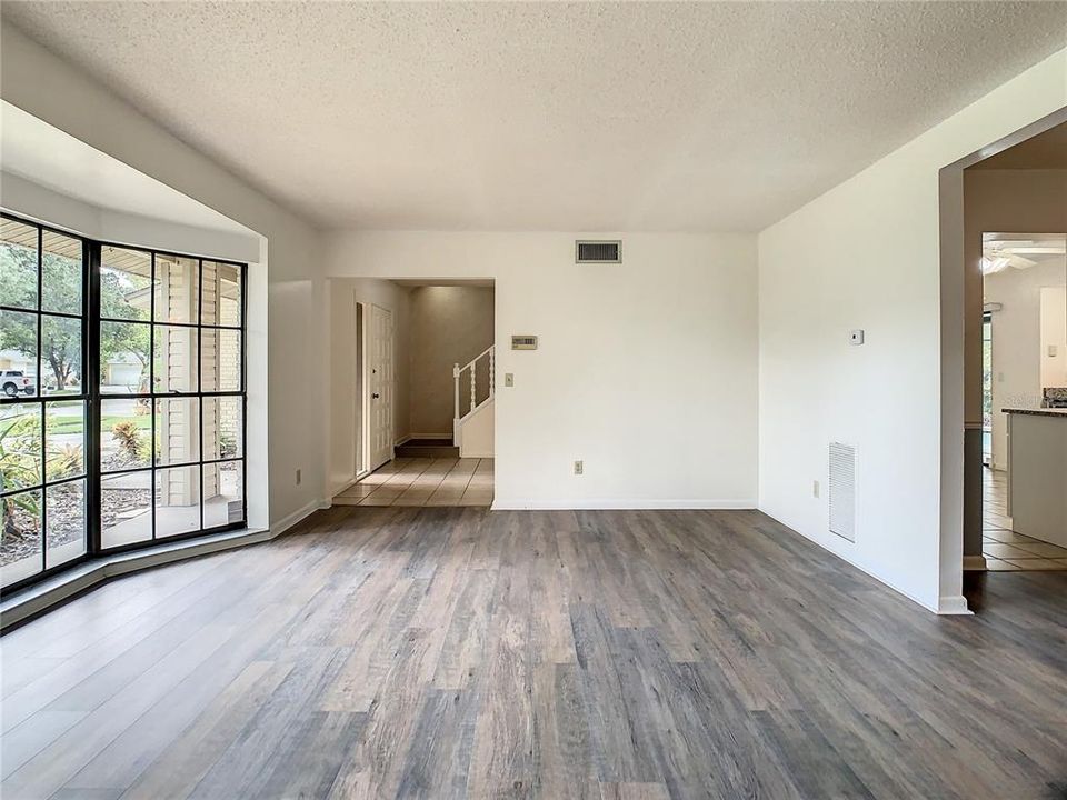 For Sale: $519,990 (4 beds, 2 baths, 1964 Square Feet)