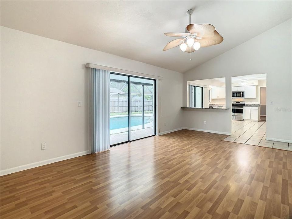 For Sale: $519,990 (4 beds, 2 baths, 1964 Square Feet)