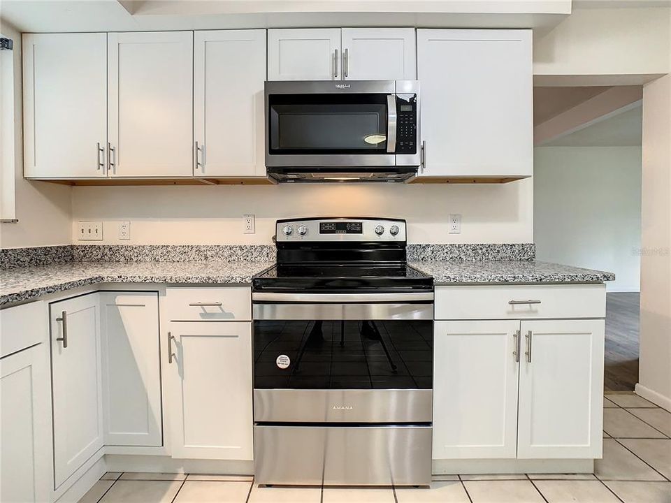 For Sale: $519,990 (4 beds, 2 baths, 1964 Square Feet)