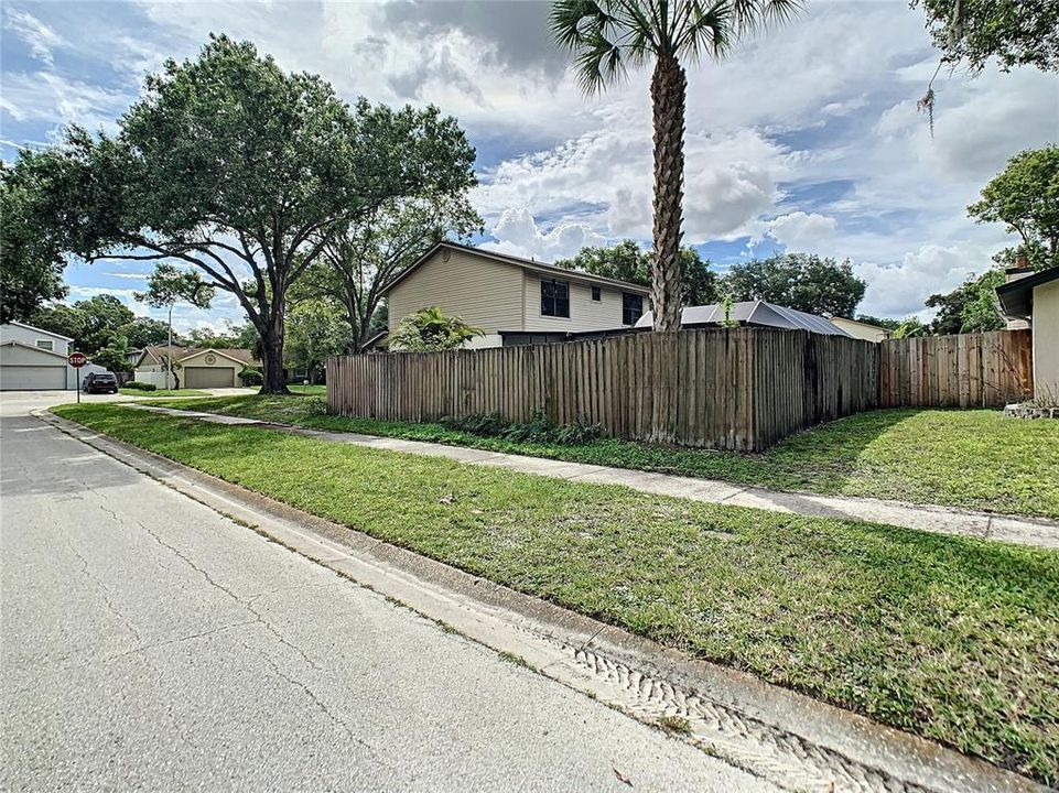 For Sale: $519,990 (4 beds, 2 baths, 1964 Square Feet)