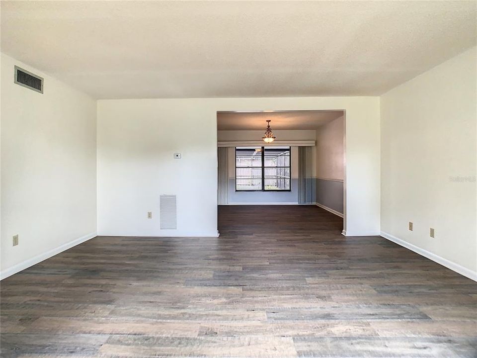 For Sale: $519,990 (4 beds, 2 baths, 1964 Square Feet)