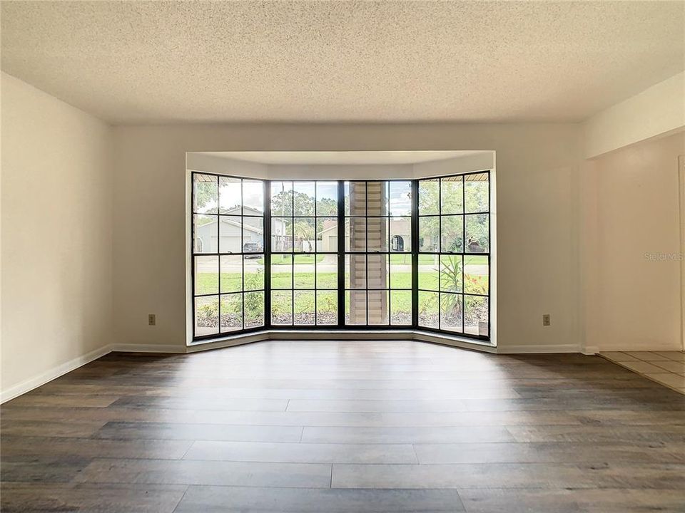 For Sale: $519,990 (4 beds, 2 baths, 1964 Square Feet)