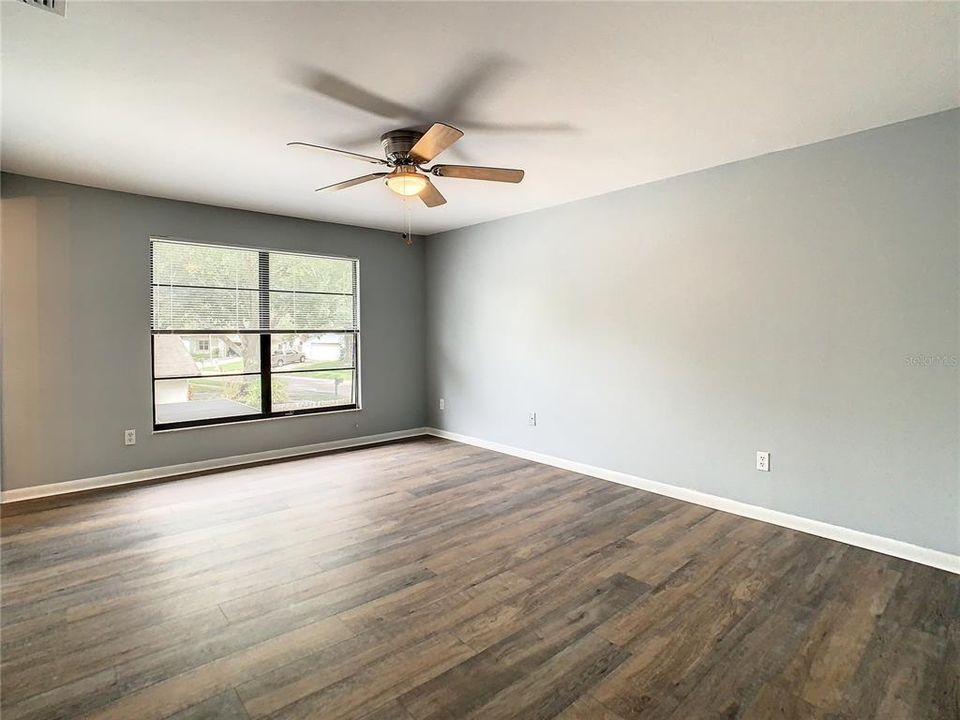 For Sale: $519,990 (4 beds, 2 baths, 1964 Square Feet)