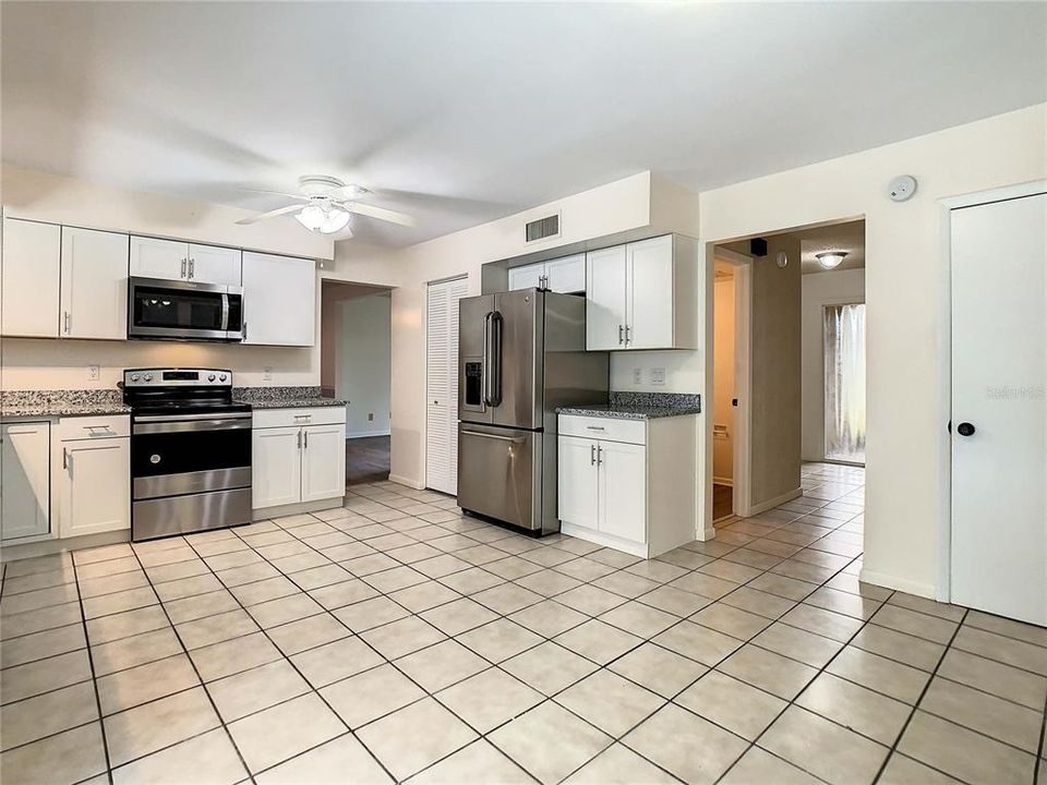 For Sale: $519,990 (4 beds, 2 baths, 1964 Square Feet)