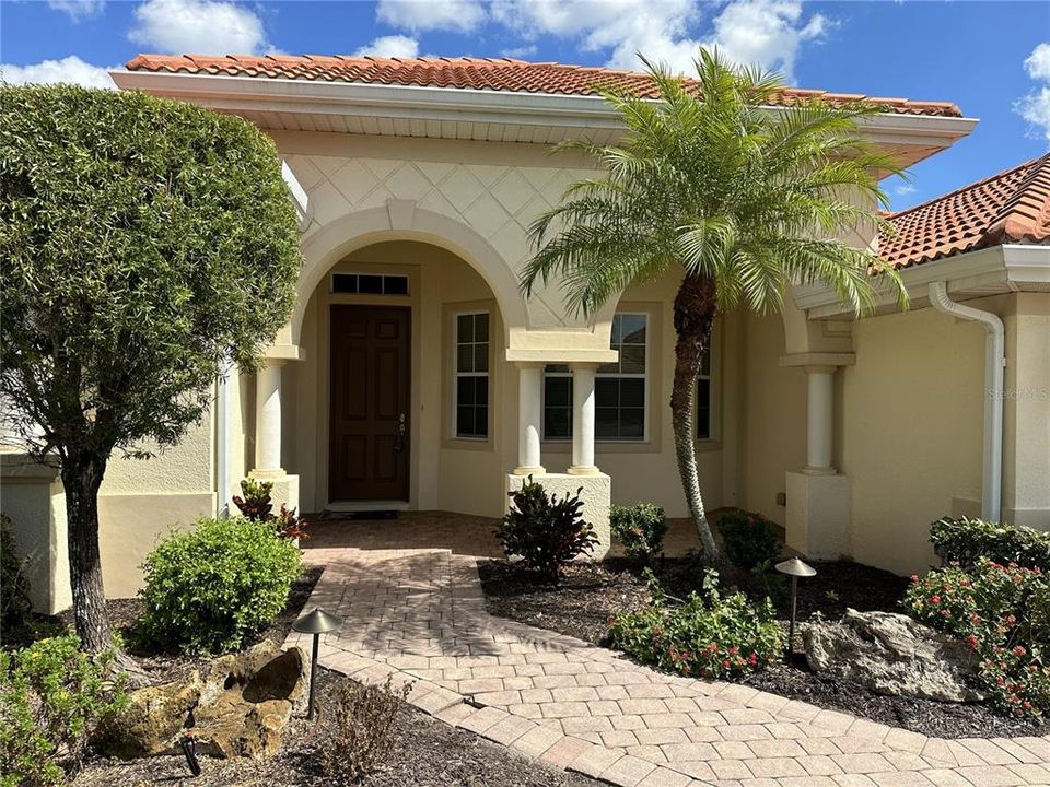 For Rent: $4,500 (3 beds, 2 baths, 2064 Square Feet)