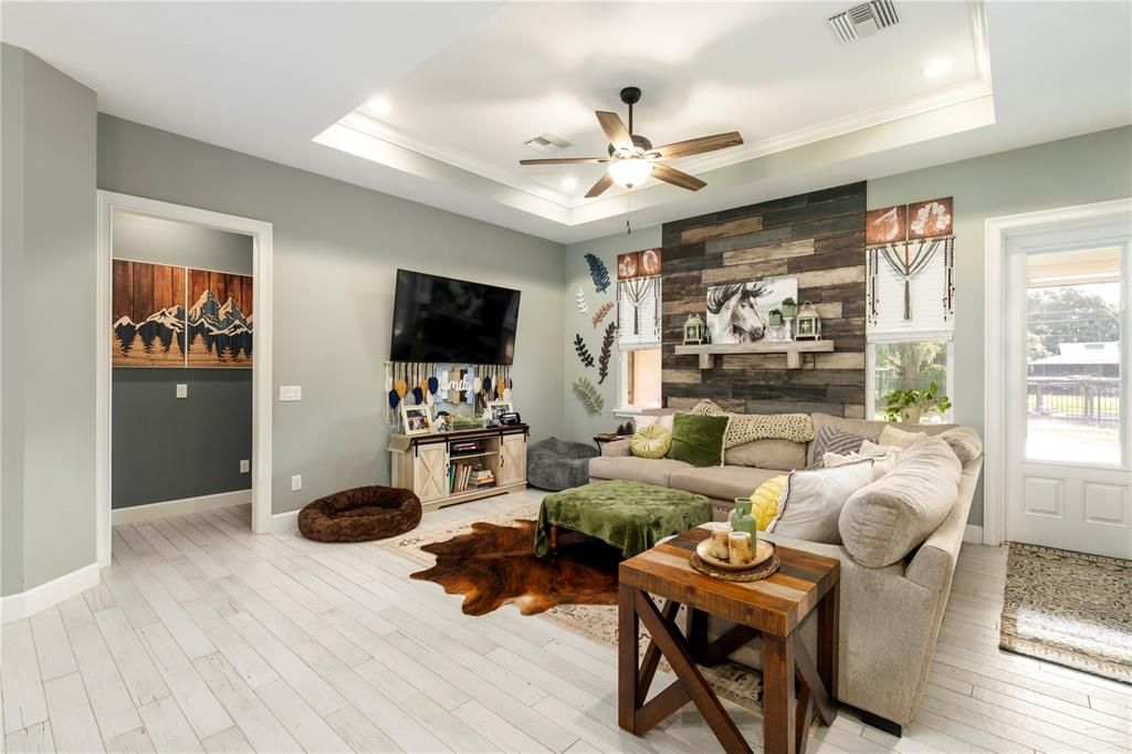 For Sale: $610,000 (4 beds, 2 baths, 1917 Square Feet)