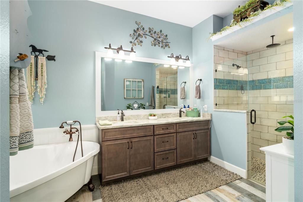 For Sale: $610,000 (4 beds, 2 baths, 1917 Square Feet)