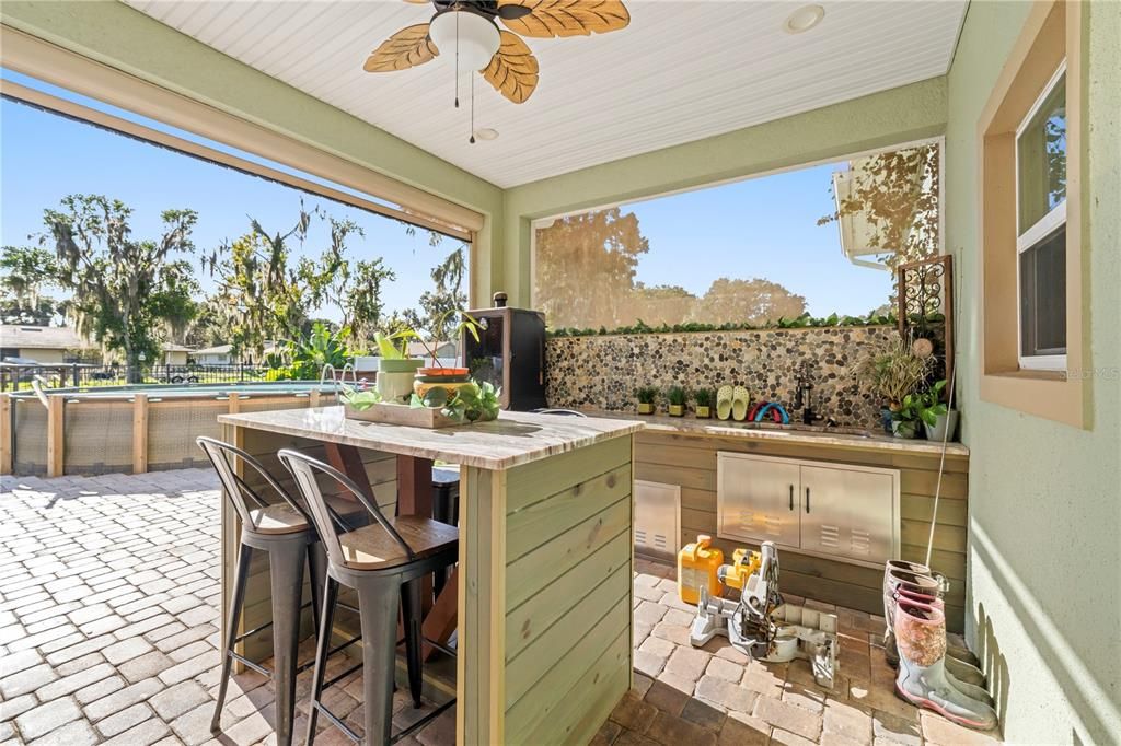 For Sale: $610,000 (4 beds, 2 baths, 1917 Square Feet)