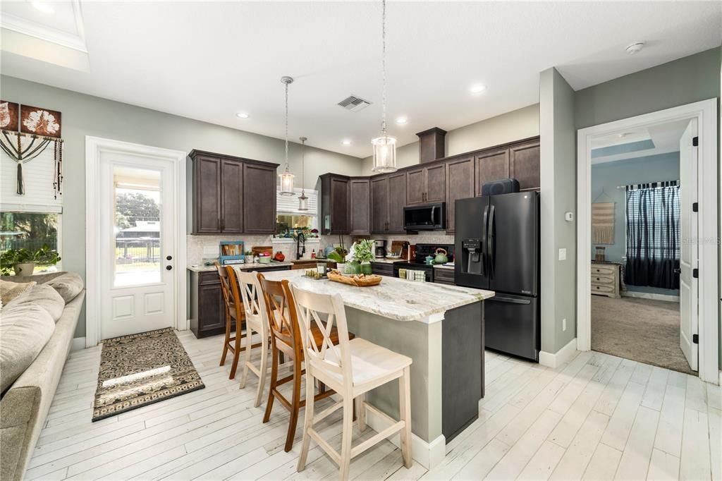 For Sale: $610,000 (4 beds, 2 baths, 1917 Square Feet)