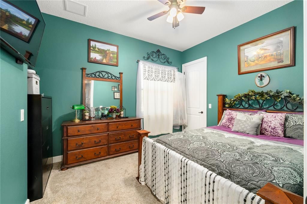 For Sale: $610,000 (4 beds, 2 baths, 1917 Square Feet)