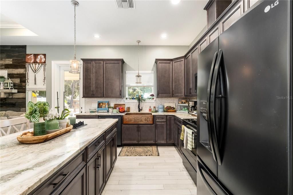 For Sale: $610,000 (4 beds, 2 baths, 1917 Square Feet)