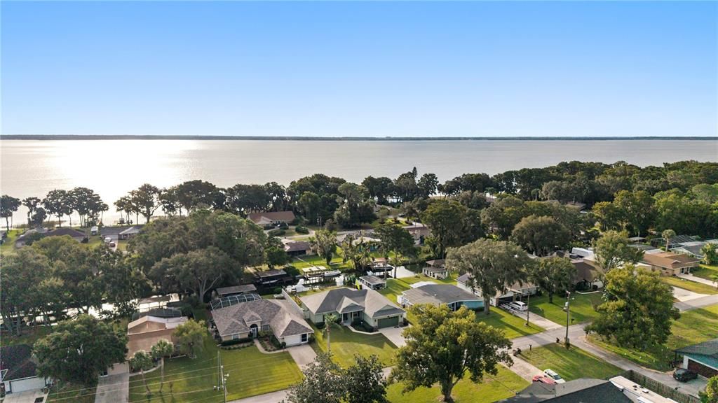 For Sale: $610,000 (4 beds, 2 baths, 1917 Square Feet)