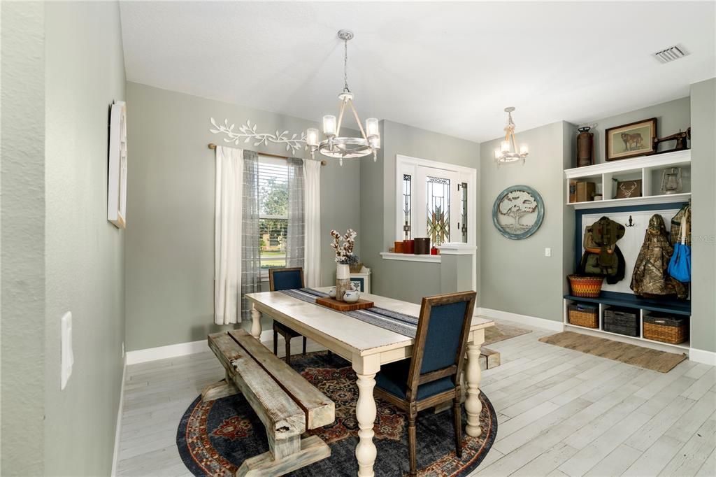 For Sale: $610,000 (4 beds, 2 baths, 1917 Square Feet)