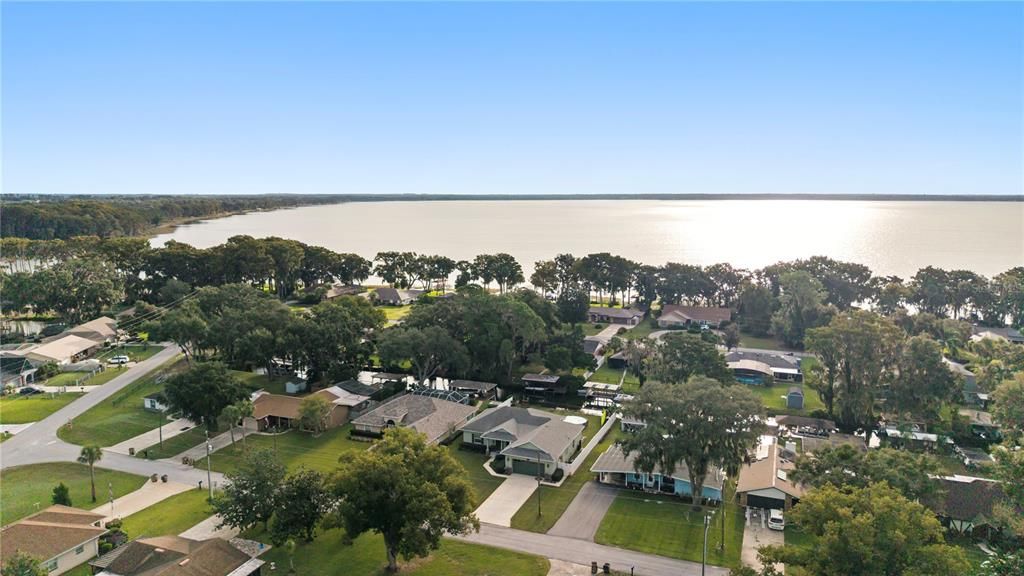 For Sale: $610,000 (4 beds, 2 baths, 1917 Square Feet)