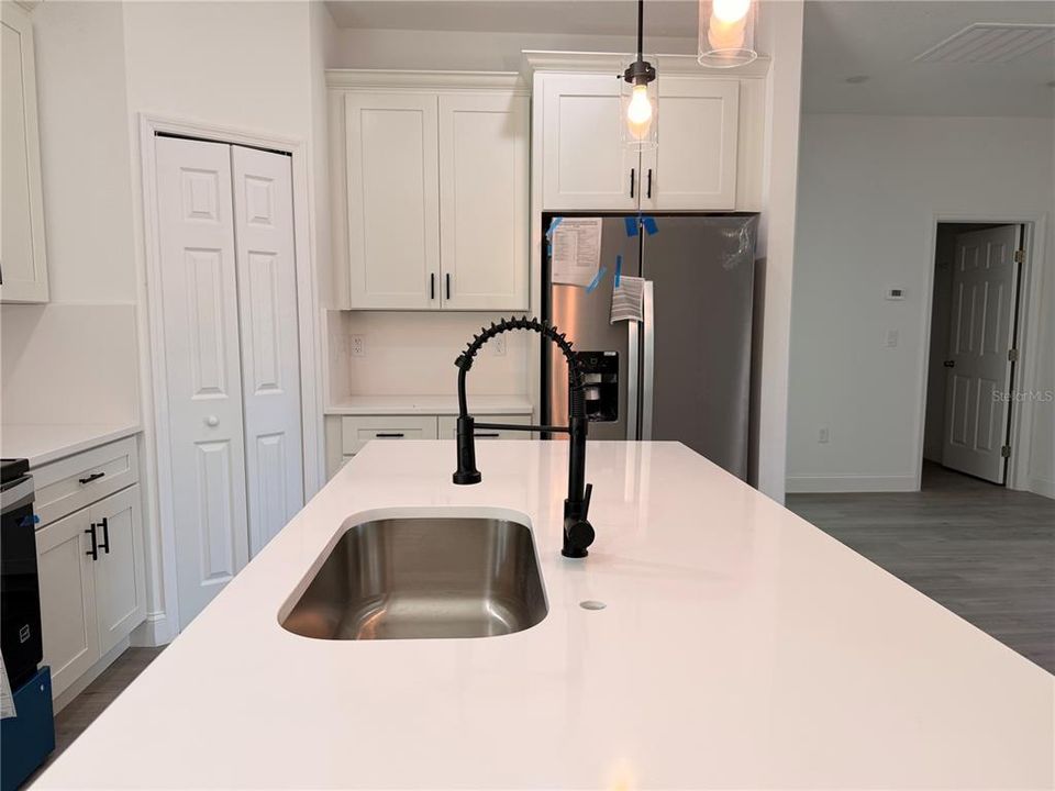 На продажу: $282,900 (3 спален, 2 ванн, 1540 Квадратных фут)