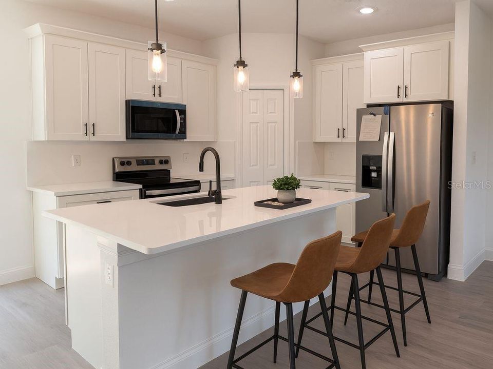 На продажу: $282,900 (3 спален, 2 ванн, 1540 Квадратных фут)