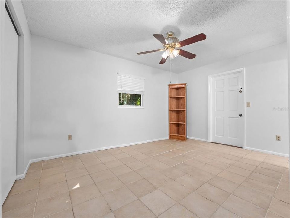 На продажу: $500,000 (4 спален, 2 ванн, 1811 Квадратных фут)