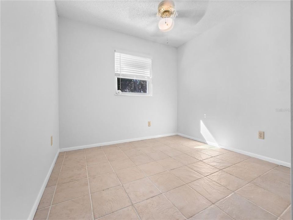 На продажу: $500,000 (4 спален, 2 ванн, 1811 Квадратных фут)