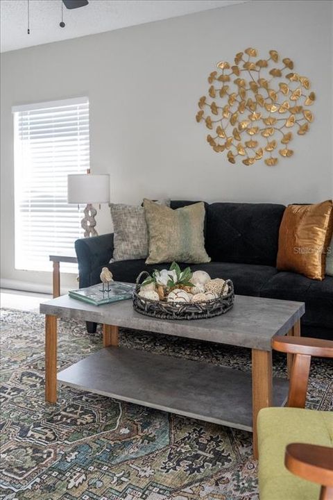 For Sale: $217,000 (3 beds, 1 baths, 912 Square Feet)