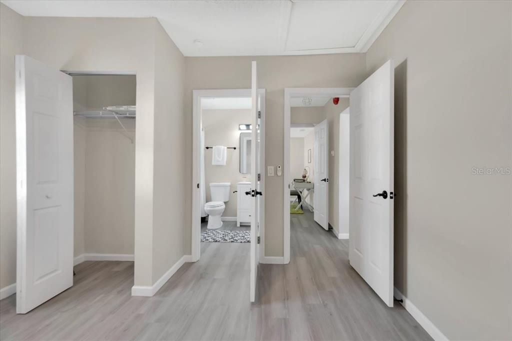 For Sale: $217,000 (3 beds, 1 baths, 912 Square Feet)