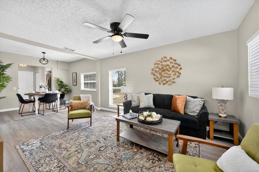 For Sale: $217,000 (3 beds, 1 baths, 912 Square Feet)