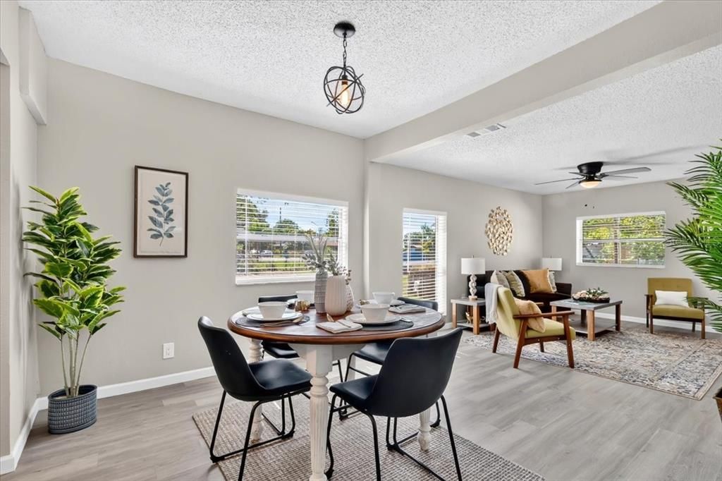 For Sale: $217,000 (3 beds, 1 baths, 912 Square Feet)