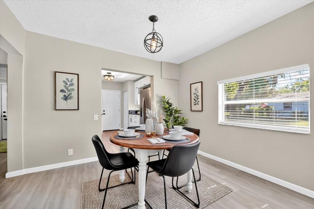 For Sale: $217,000 (3 beds, 1 baths, 912 Square Feet)