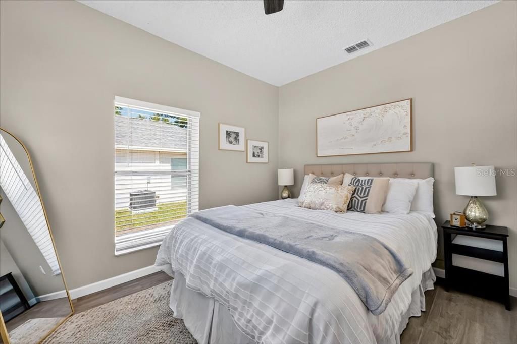 For Sale: $217,000 (3 beds, 1 baths, 912 Square Feet)